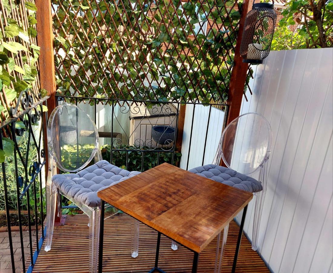 Pretty Studio With A Private Terrace London Ngoại thất bức ảnh